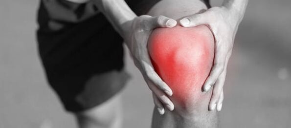 Dureri articulare la un bărbat